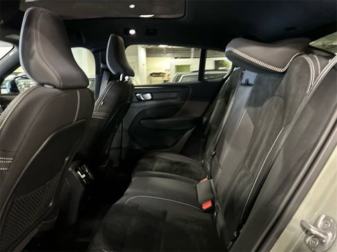 Certified 2023 Volvo C40 P8 Recharge Ultimate w/ Protection Package Premier image 22