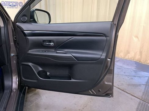 Used 2019 Mitsubishi Outlander SE AWD/4WD image 10