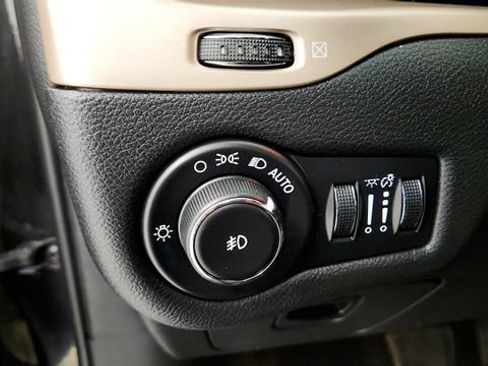 Used 2015 Jeep Cherokee Limited w/ Trailer Tow Group FWD image 50
