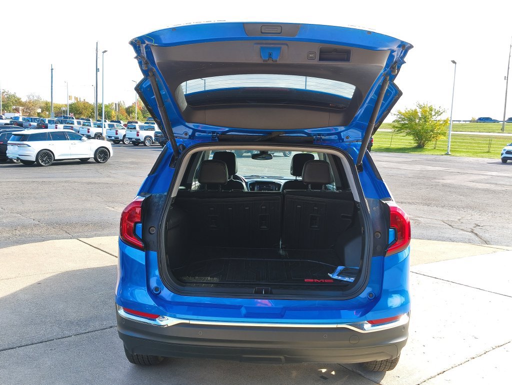 Used 2024 GMC Terrain SLT w/ LPO, Floor Liner Package AWD/4WD image 14