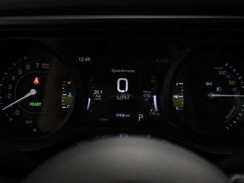 Used 2025 Jeep Wrangler Unlimited Sahara AWD/4WD image 20
