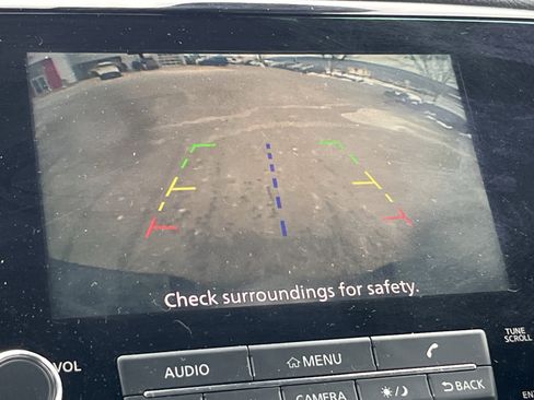 Used 2024 Nissan Titan SV w/ SV Convenience Package image 29