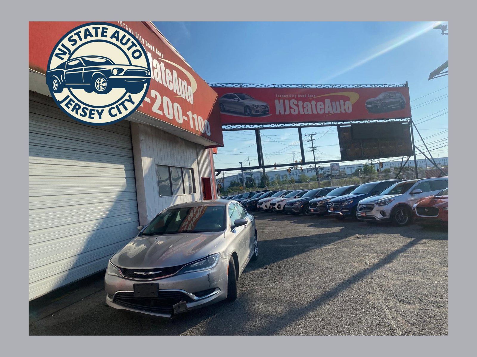 Used 2016 Chrysler 200 Limited FWD image 1