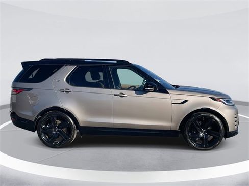 Used 2023 Land Rover Discovery HSE R-Dynamic image 3
