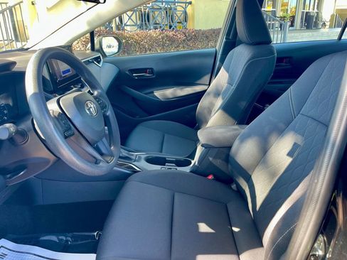 Used 2025 Toyota Corolla LE image 10