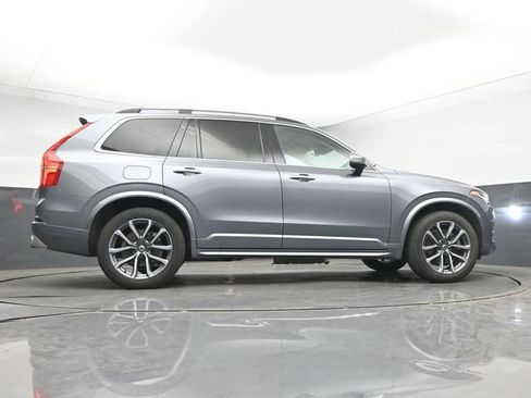 Used 2019 Volvo XC90 T5 Momentum w/ Multimedia Package FWD image 17