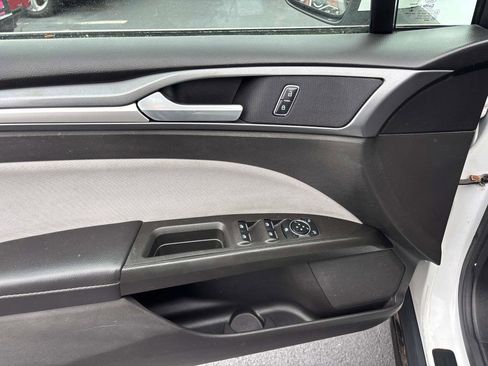 Used 2014 Ford Fusion S image 16