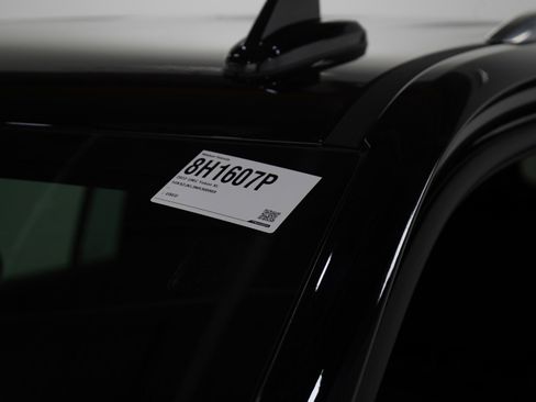 Used 2022 GMC Yukon XL Denali image 25