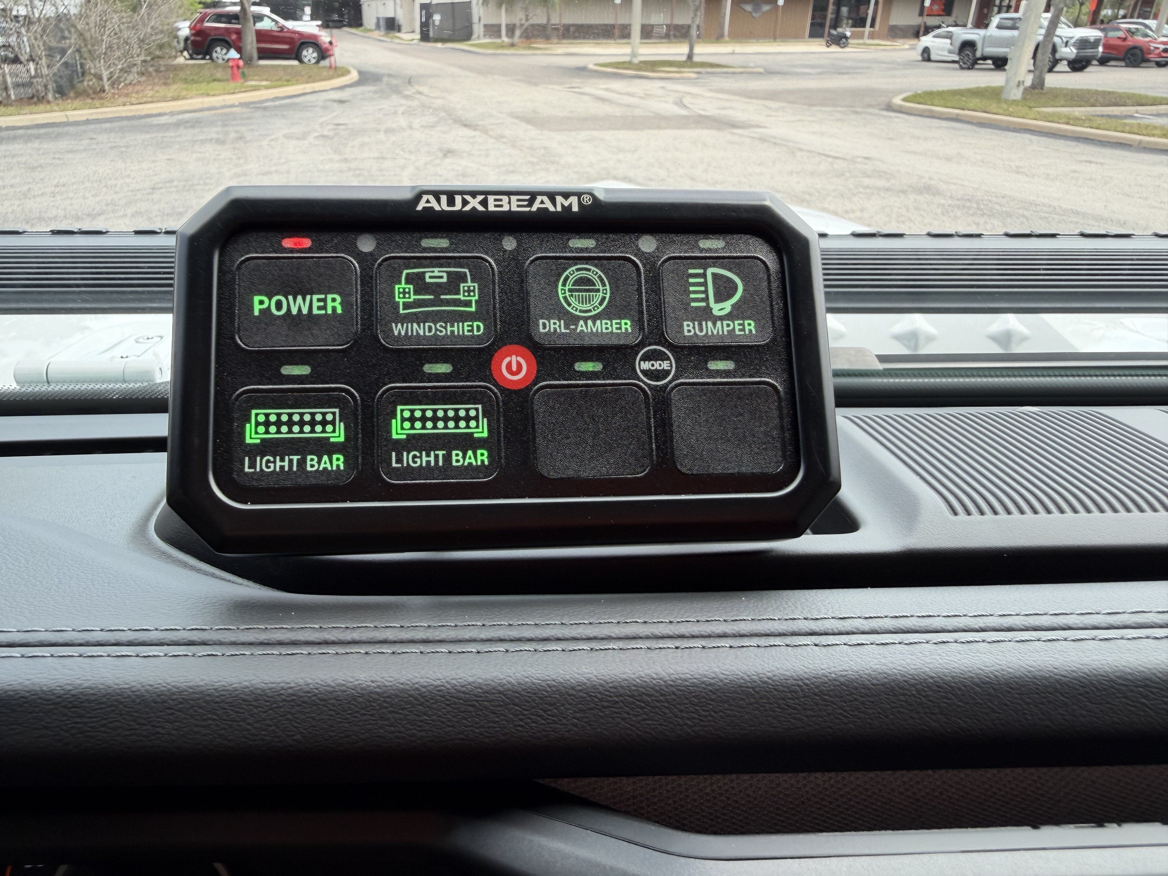 Used 2025 Jeep Wrangler Unlimited Sahara AWD/4WD image 25