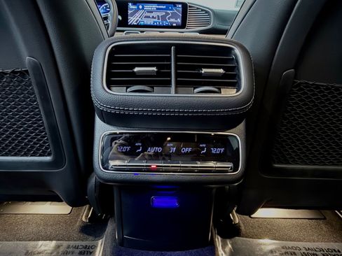 Used 2025 Mercedes-Benz GLS 450 4MATIC image 37