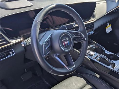 Used 2024 Buick Envision Avenir image 9