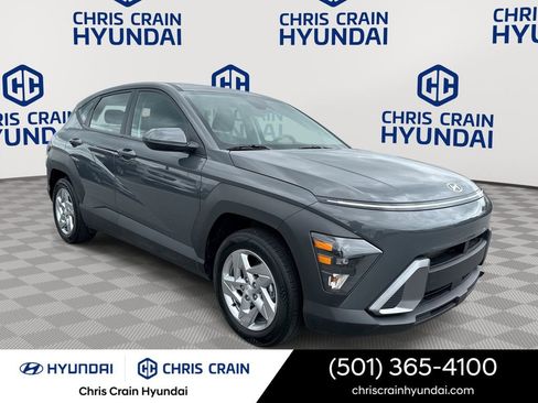 Certified 2025 Hyundai Kona SE FWD image 1