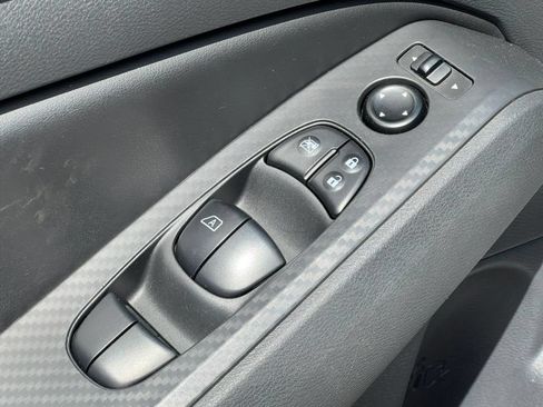 Used 2024 Nissan Altima 2.5 SV FWD image 13