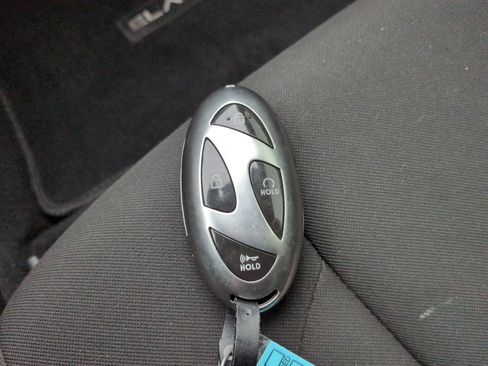 Used 2024 Hyundai Elantra Blue FWD image 27