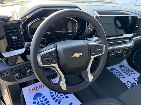 Used 2023 Chevrolet Silverado 1500 LT image 15