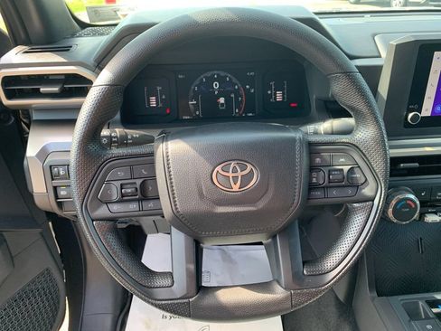 Used 2025 Toyota Tacoma SR5 AWD/4WD image 16