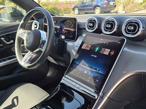 Used 2025 Mercedes-Benz CLE 300 4MATIC Cabriolet image 10