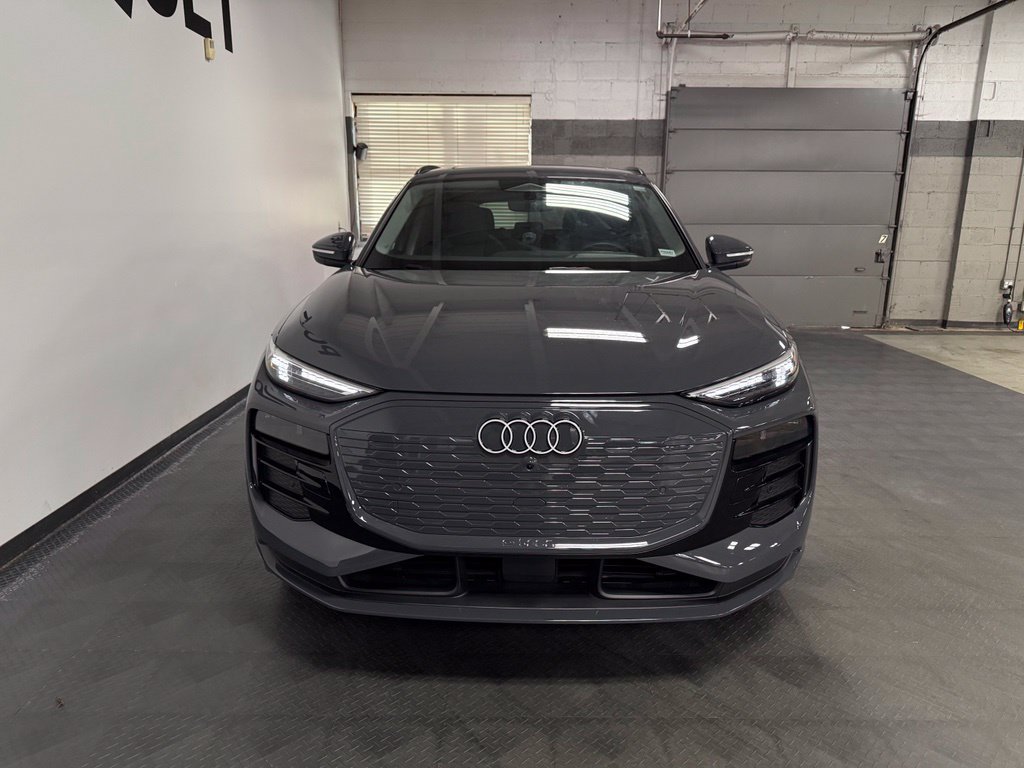 Used 2025 Audi Q6 e-tron Premium Plus w/ Premium Plus AWD/4WD image 3