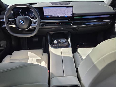 Used 2026 BMW 530i xDrive w/ Premium Package AWD/4WD image 13