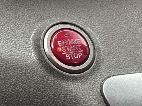 Used 2014 Honda Odyssey Touring Elite image 16
