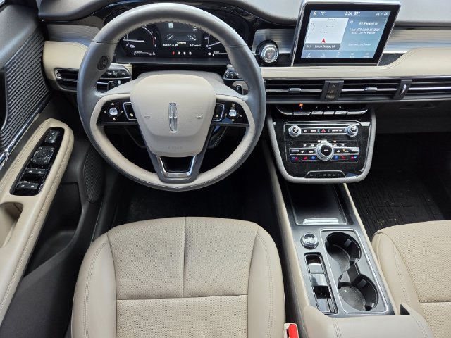 Used 2022 Lincoln Corsair FWD w/ Premium Package image 32