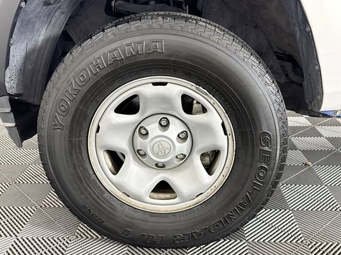 Used 2022 Toyota Tacoma SR image 34