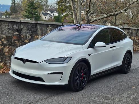 Used 2024 Tesla Model X Plaid image 18