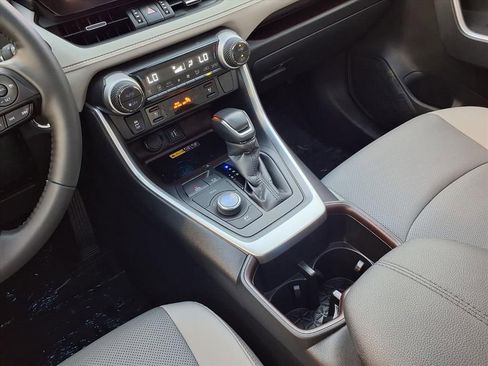 Used 2024 Toyota RAV4 Limited image 17