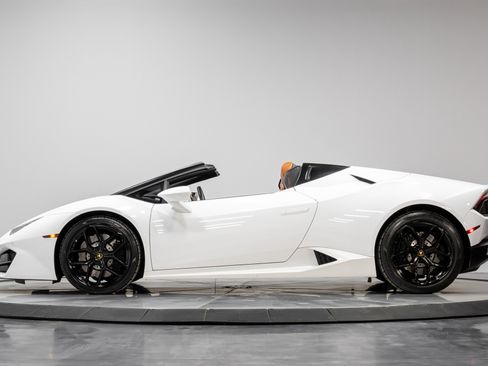 Used 2019 Lamborghini Huracan LP 580-2 RWD image 23