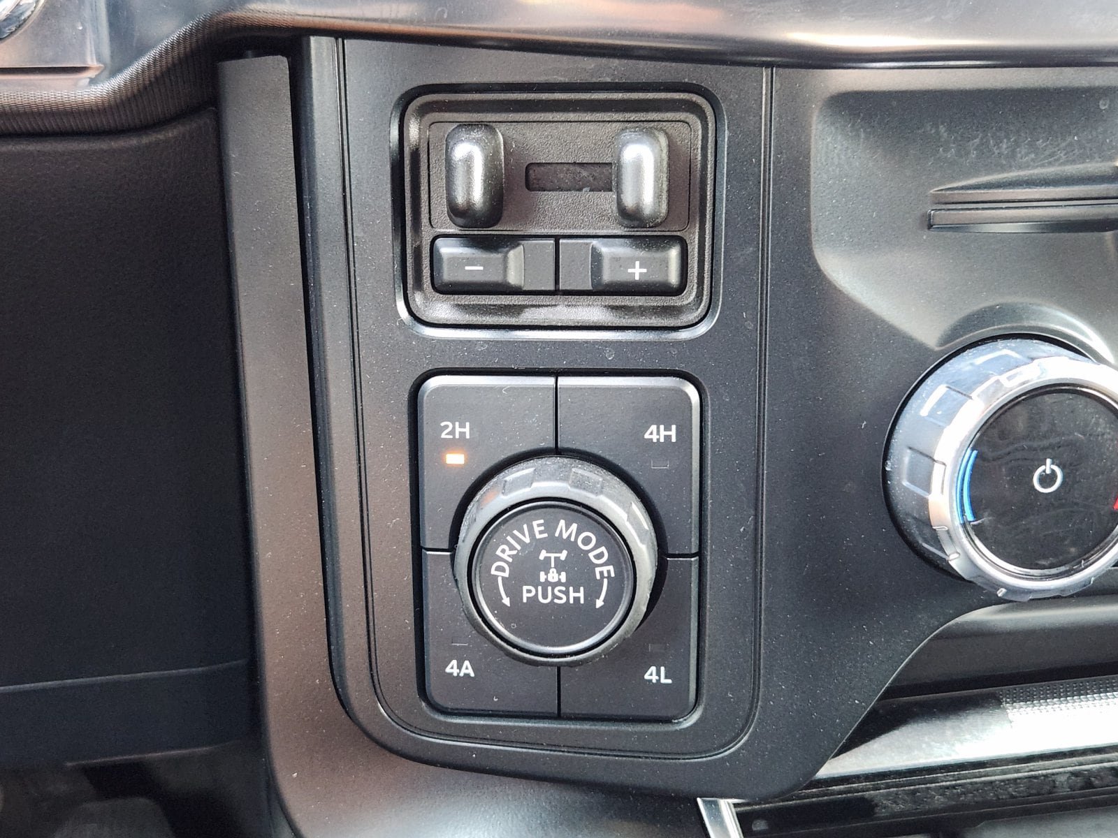 Used 2025 Ford F150 Raptor AWD/4WD image 29