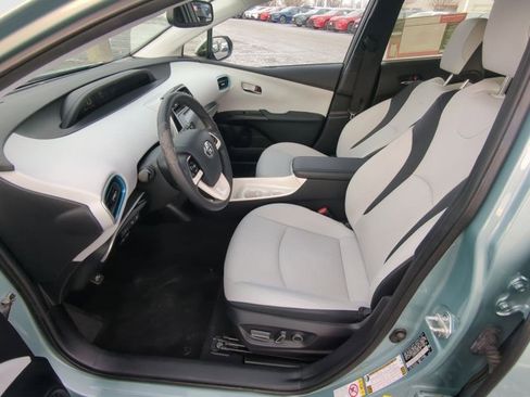 Certified 2017 Toyota Prius Four image 8