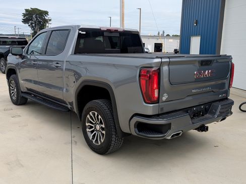 Used 2022 GMC Sierra 1500 AT4 w/ AT4 Premium Package AWD/4WD image 2