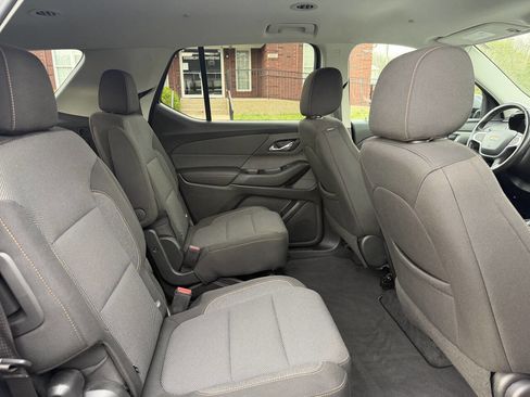Used 2020 Chevrolet Traverse LT image 27