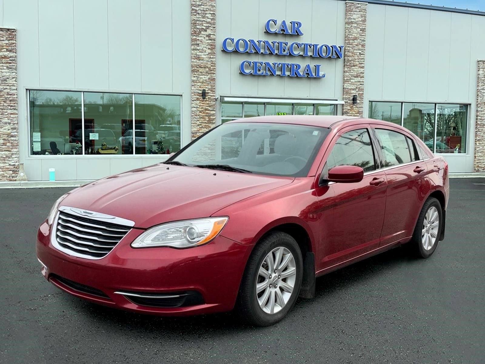 Used 2012 Chrysler 200 Touring FWD image 1