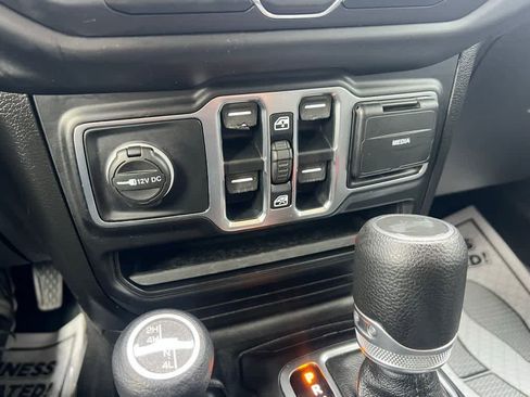 Used 2020 Jeep Wrangler Unlimited Sport S image 38