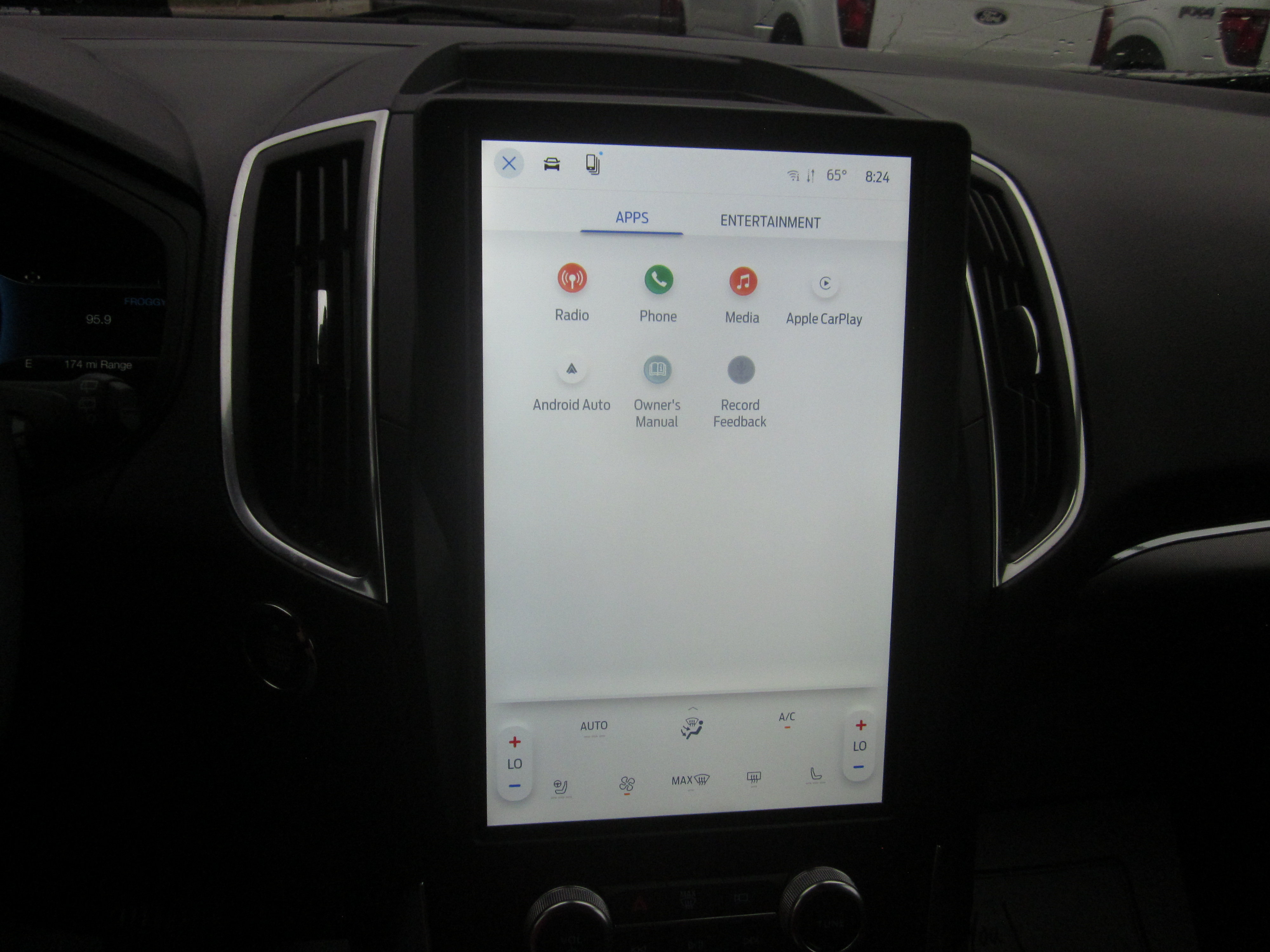 Used 2024 Ford Edge Titanium AWD/4WD image 16