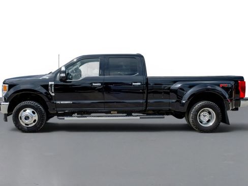 Used 2022 Ford F350 XLT w/ XLT Premium Package AWD/4WD image 9