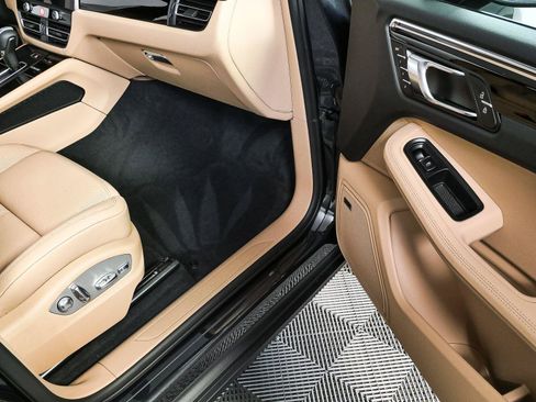 New 2026 Porsche Macan Turbo AWD/4WD image 25
