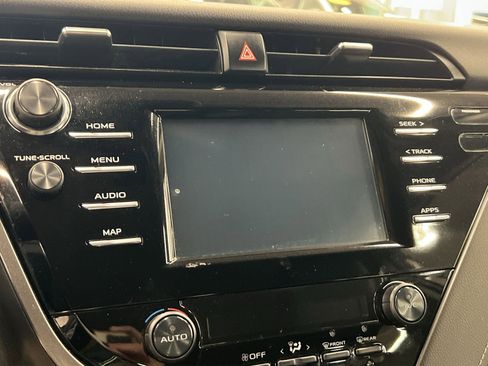 Used 2019 Toyota Camry SE image 17