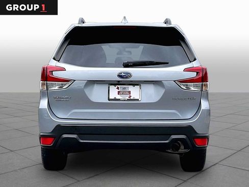Used 2023 Subaru Forester Premium AWD/4WD image 5