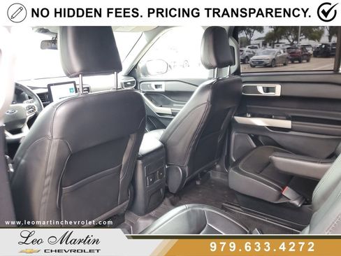Used 2022 Ford Explorer XLT w/ Equipment Group 202A RWD image 11