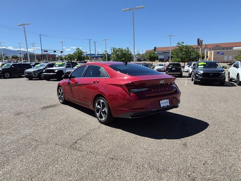 Used 2023 Hyundai Elantra Limited FWD image 3