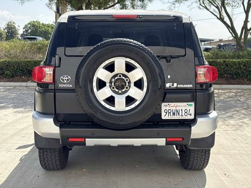Used 2010 Toyota FJ Cruiser 4WD image 4