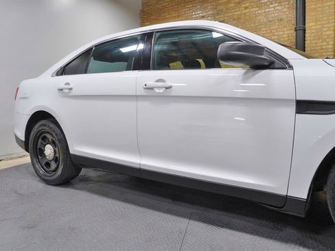 Used 2018 Ford Taurus Police Interceptor AWD image 9