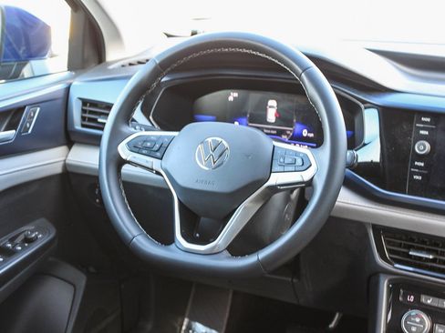 Used 2024 Volkswagen Taos SE image 16