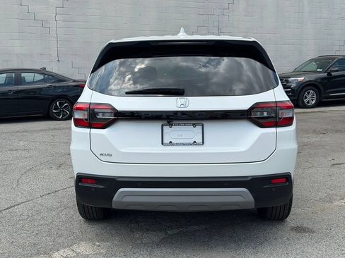 Used 2025 Honda Pilot EX-L image 6