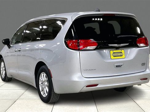 Used 2024 Chrysler Voyager LX image 11