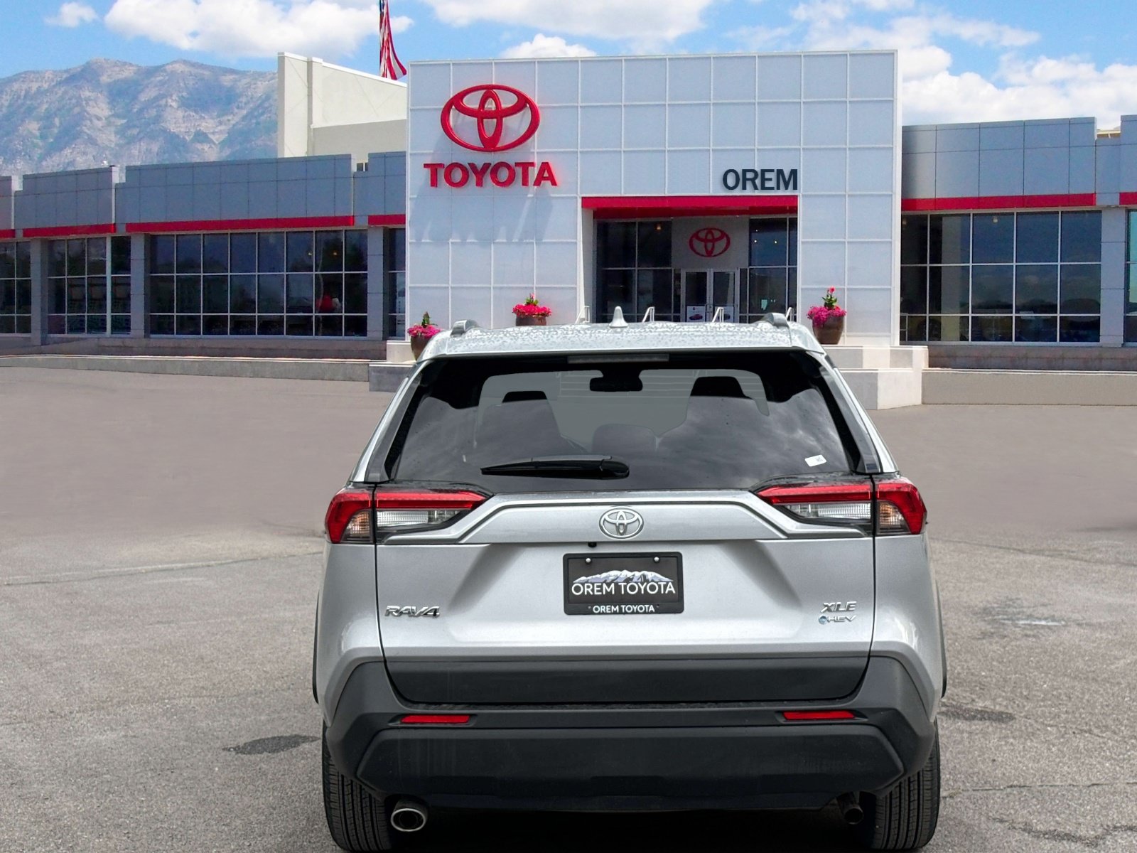 Used 2025 Toyota RAV4 XLE AWD/4WD image 4