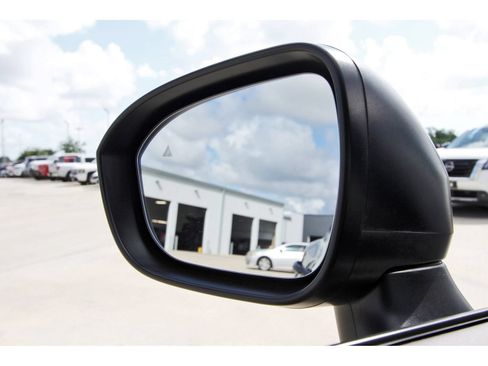Used 2023 Nissan Rogue S FWD image 10