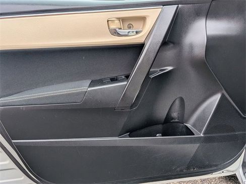 Used 2015 Toyota Corolla LE image 14